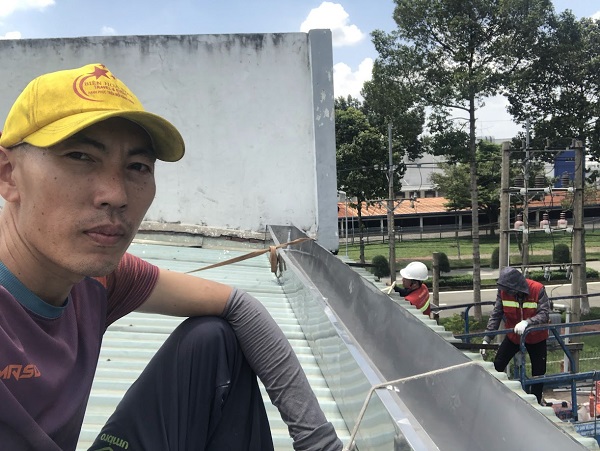 lắp đặt máng thoát nước mưa cho nhà xưởng công ty