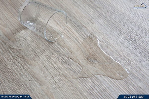 sàn nhựa giả gỗ chống thấm nước tối đa